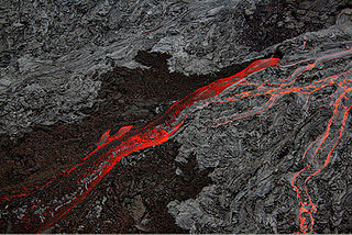 [Pahoehoe and Aa flows at Hawaii.jpg]