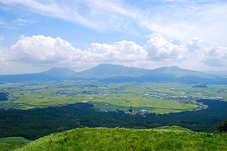 [Mt.Aso and caldera01.jpg]
